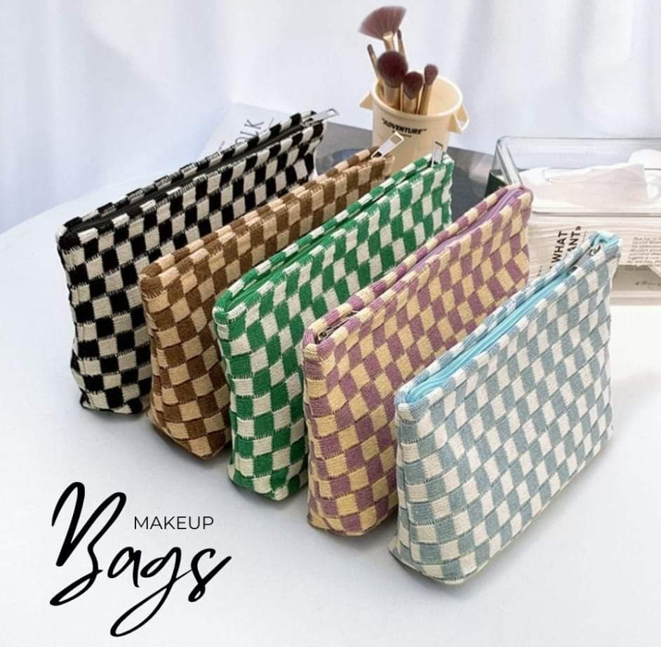 Checkered Zipper Pouch